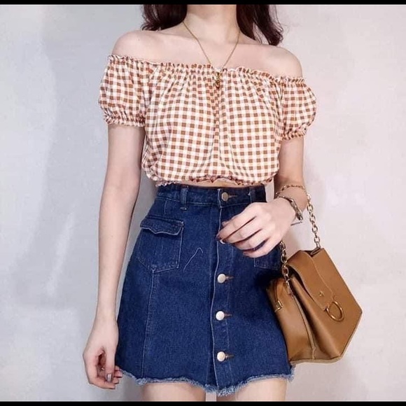 Gingham Off Shoulder Croptop - Picture 3 of 7